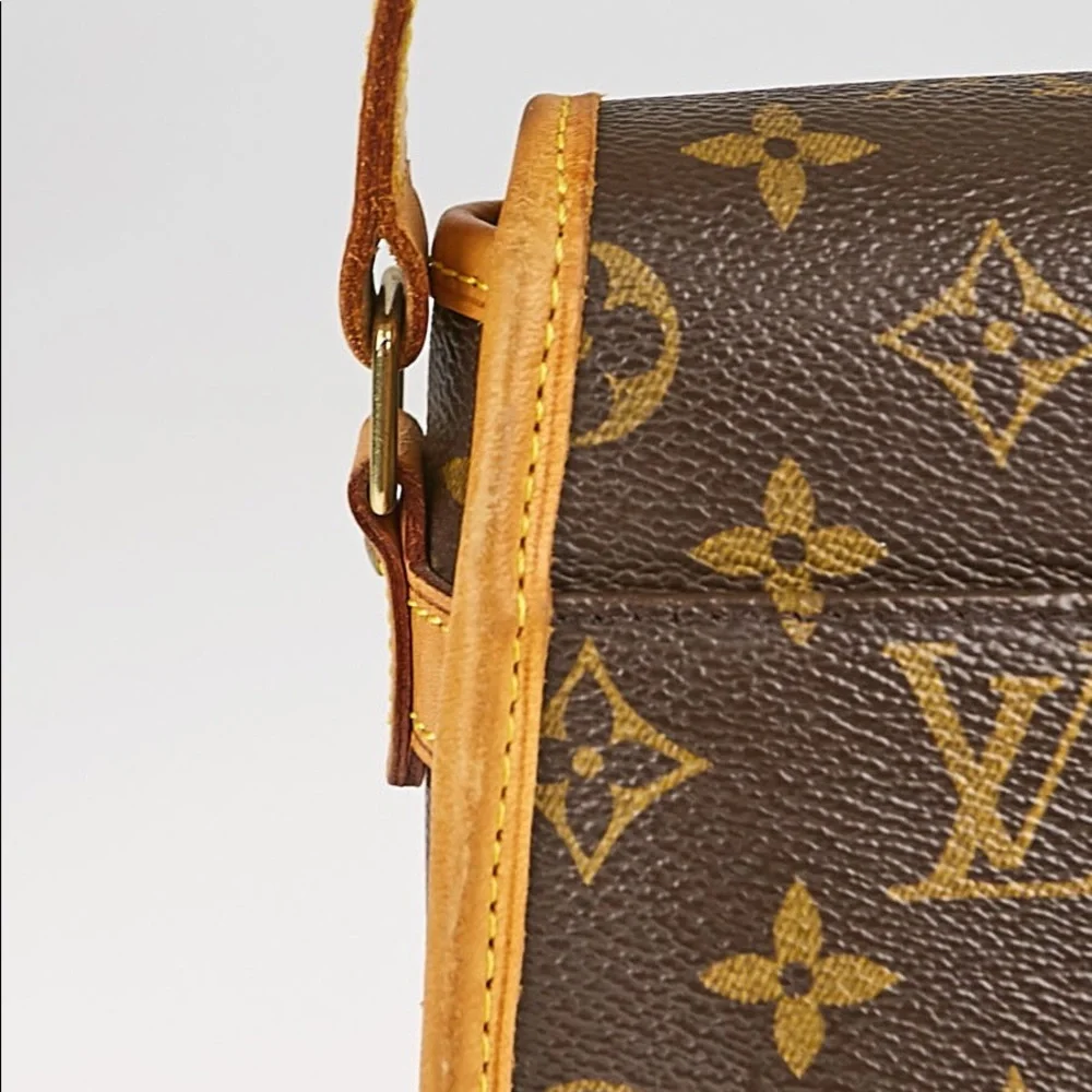 ๐โจAUTHENTIC โจ๐LOUIS VUITTON CROSSBODY - Picture 5 of 16